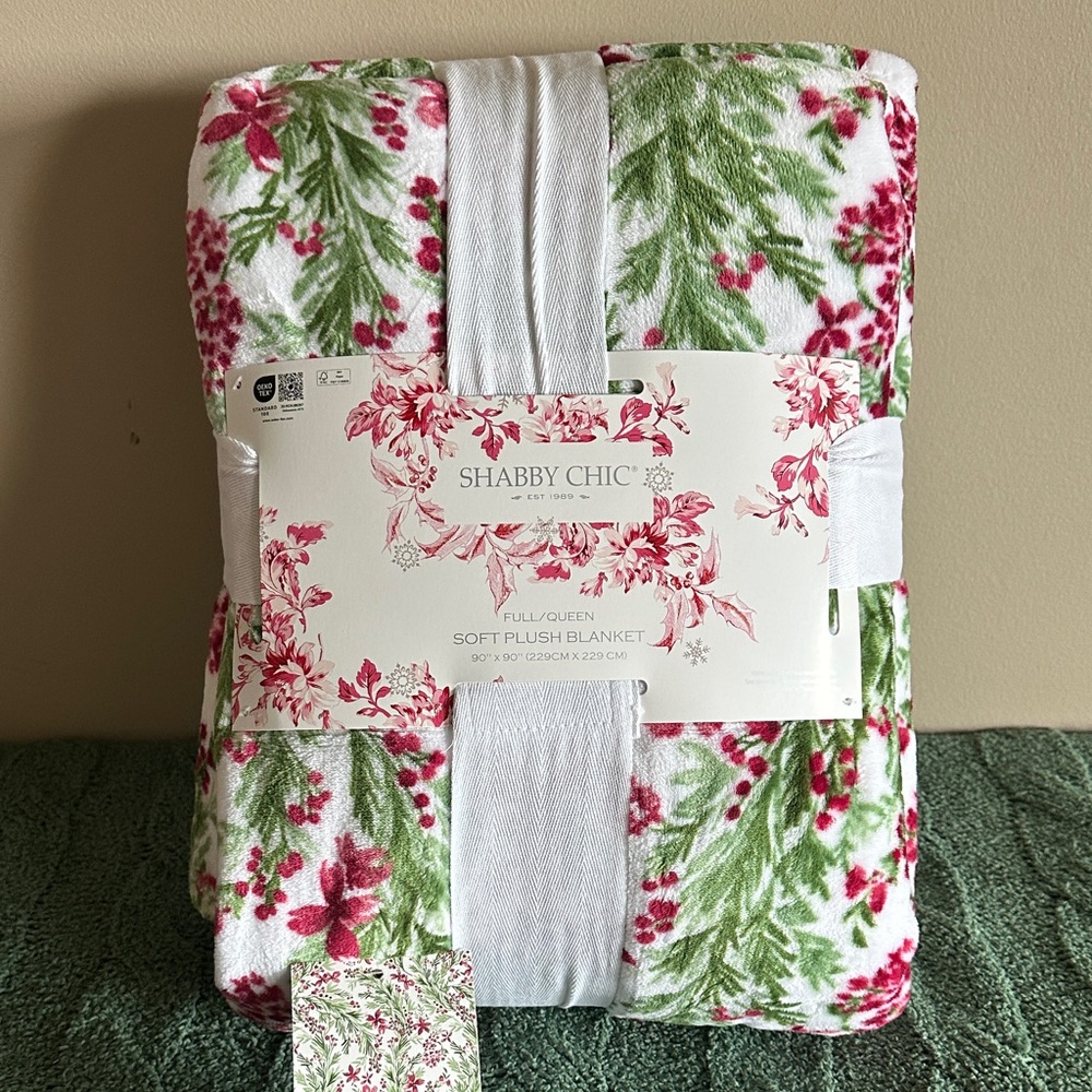 Shabby Chic Holiday Christmas Blanket Queen Holly Berry Red Floral Green NEW!